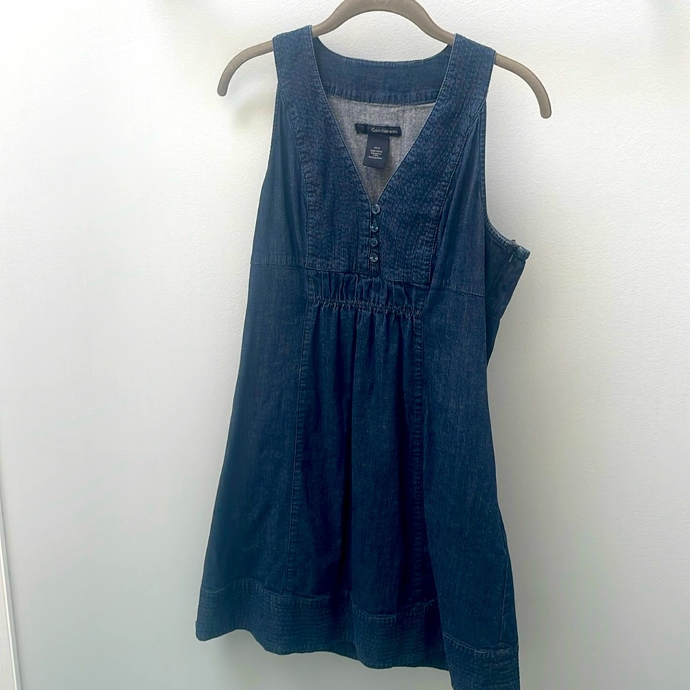 Calvin Klein denim dress with pockets, side zipper size P/Large